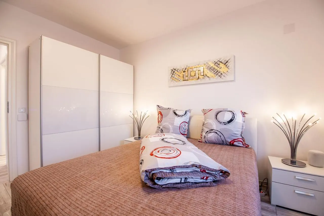 Apartamento Luxury Westpark 2 Presidentialsuite With Lake View W4 Bucarest